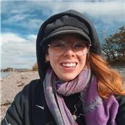 Photographe/cadreuse vidéaste professionnelle vous enseigne l'art et la technique de la photo et/ou de la vidéo 
ense